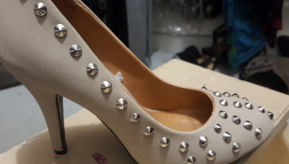 Rue 21 Nude Studded pump